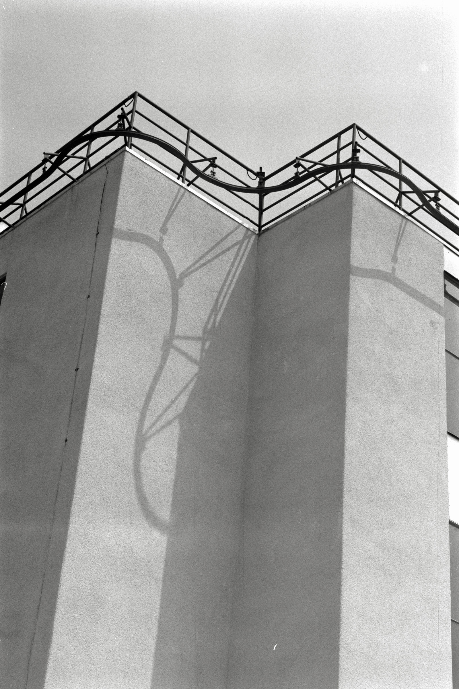 AHP F1992 06 004 sc250507 img09 NLP